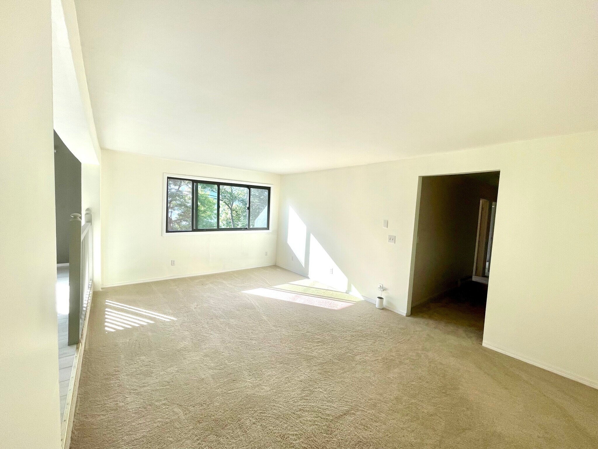 Building Photo - 21 Hemlock Hl