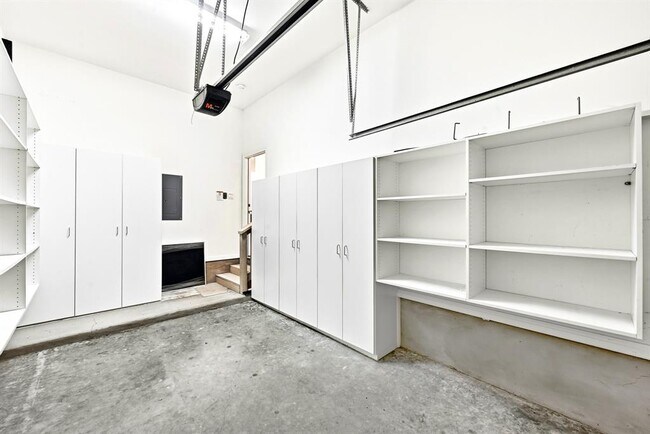 Building Photo - 201 Varco Dr