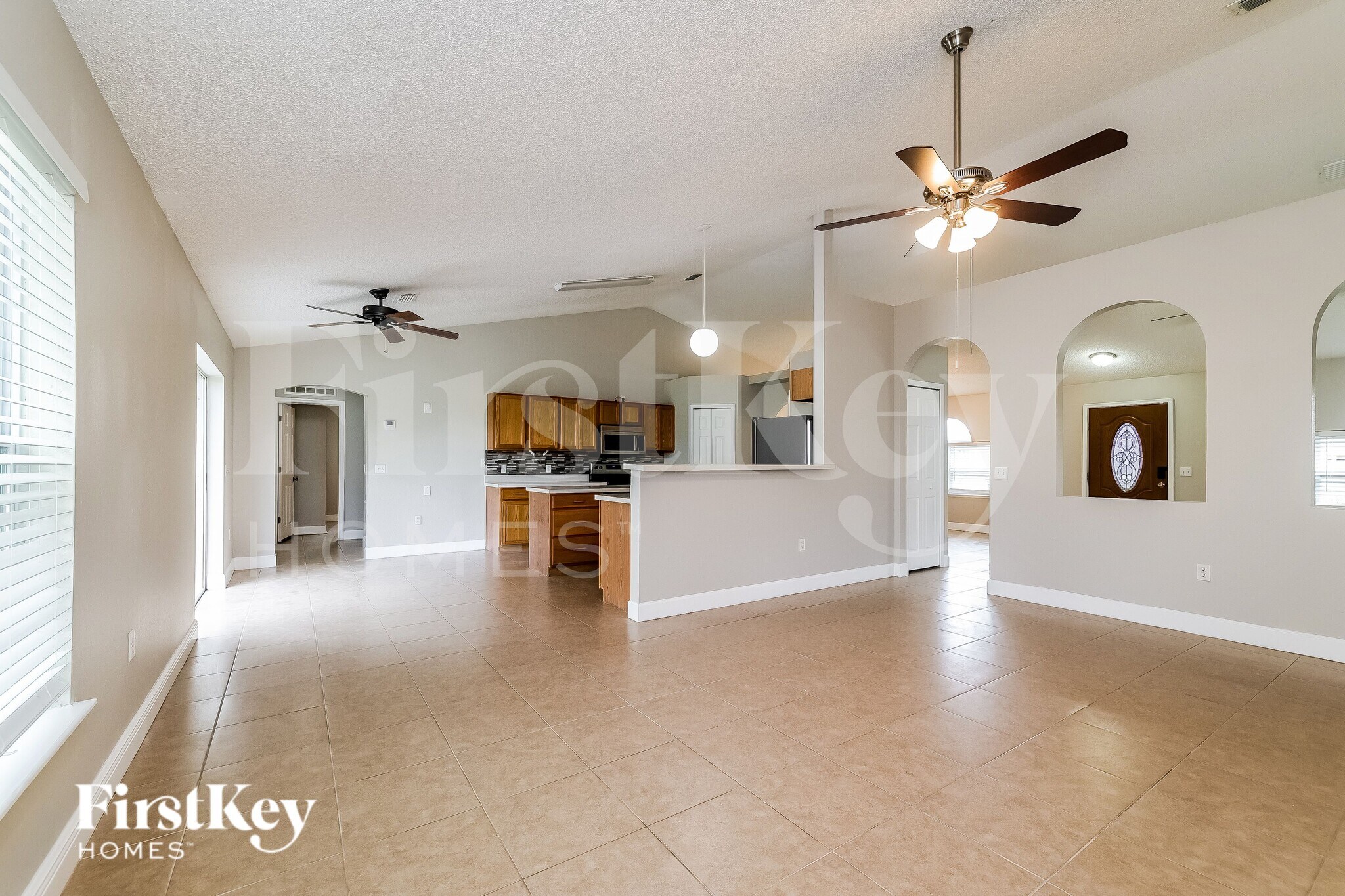 Building Photo - 129 Aurora Ln