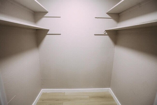 Building Photo - 345 FM86