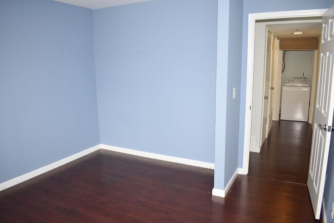 Building Photo - 1019 Dornajo Way