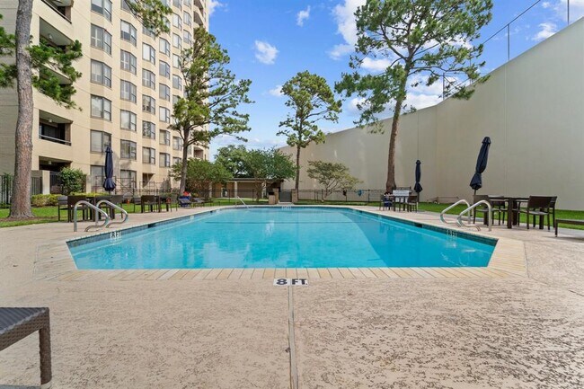 Building Photo - 651 Bering Dr