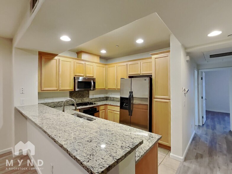 Building Photo - 715 Modern Ice Dr