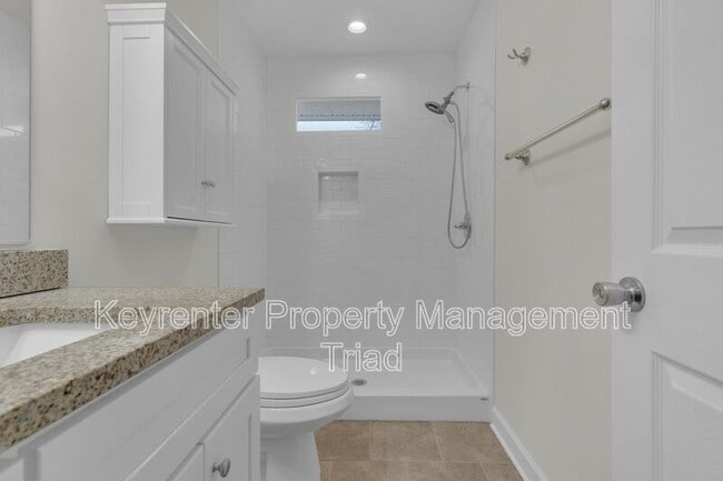 Building Photo - 1501 Quail Dr