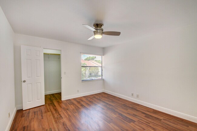 Building Photo - 12212 Sag Harbor Ct
