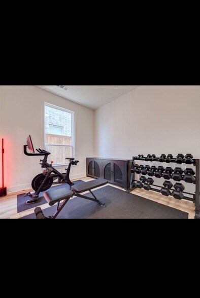 Building Photo - 1513 Waxwing Pl
