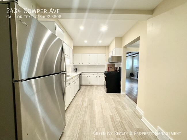 Building Photo - 2434 Cowper Ave