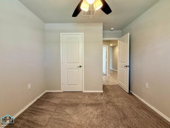 Building Photo - 6610 Hibiscus Falls