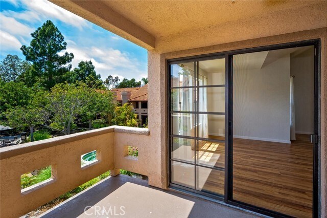 Building Photo - 1048 Calle Del Cerro