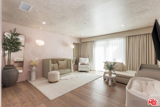 Building Photo - 4516 Del Moreno Dr