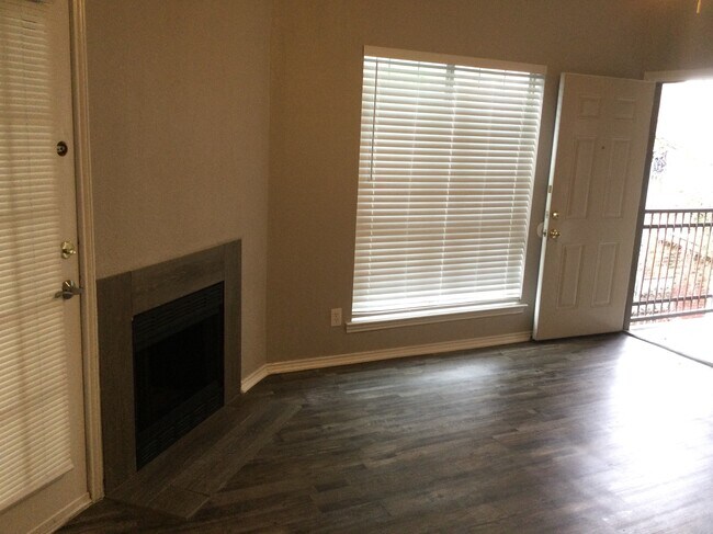 Den - 3209 Norwalk Ave