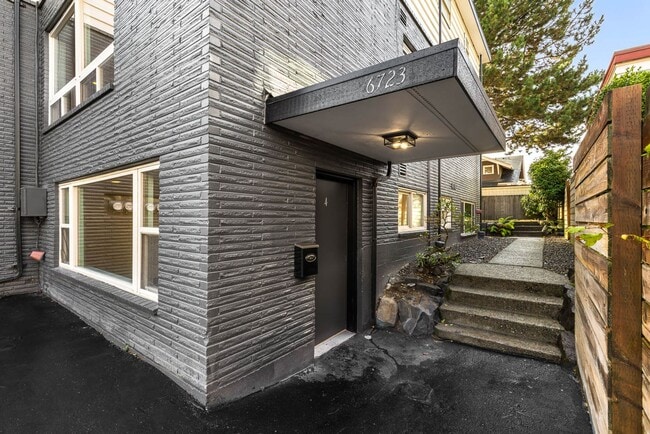 Building Photo - 6721 24th Ave NW