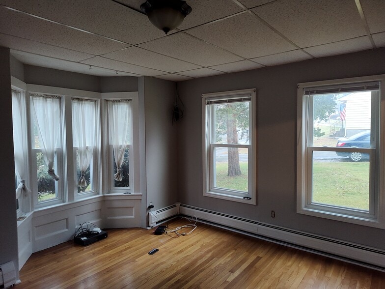 Building Photo - 59 Old River Rd