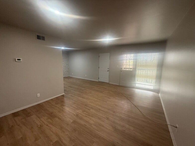 Building Photo - 8150 Troost Ave