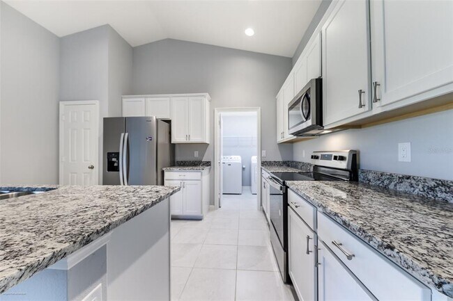 Building Photo - 25583 Deep Creek Blvd