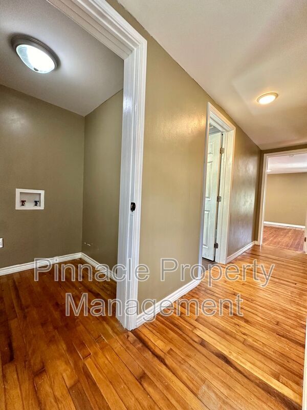 Building Photo - 1807 San Antonio St