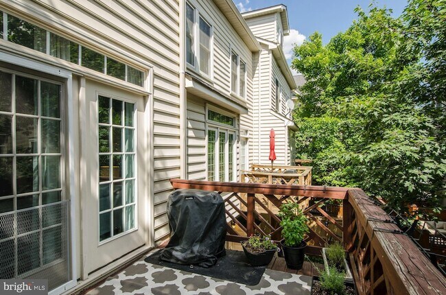 Building Photo - 4908 Waple Ln