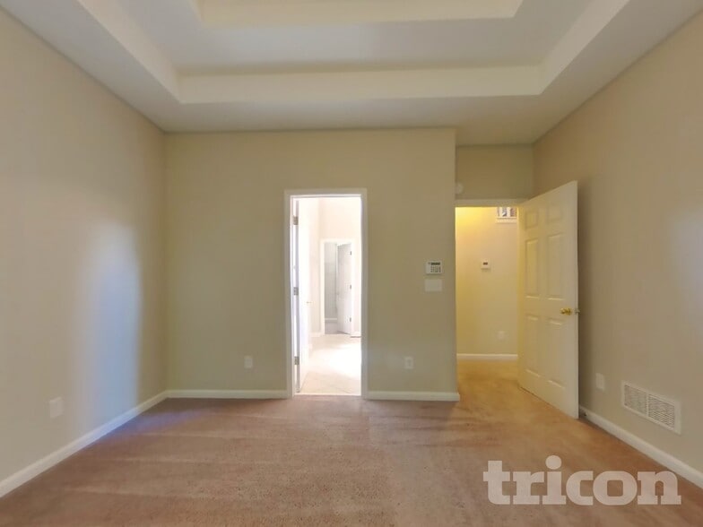 Building Photo - 52 Paddington Pl