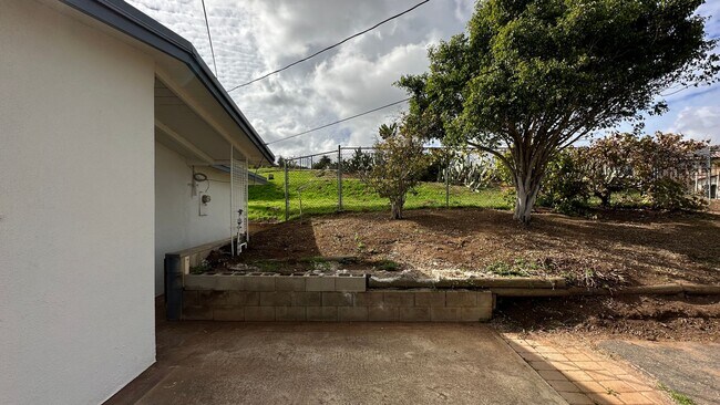 Building Photo - Remodeled 3 bd in Vista with large garage