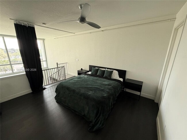 Building Photo - 150 E Robinson St