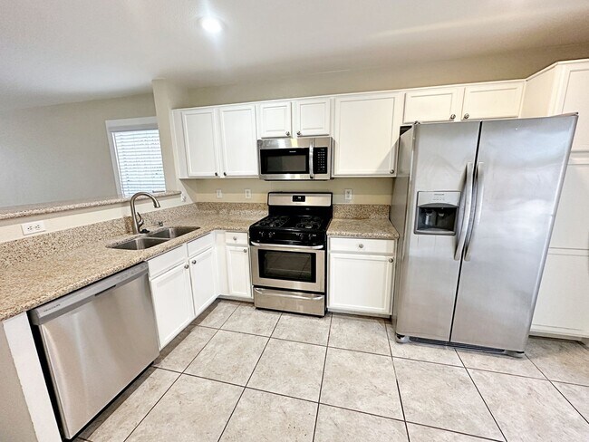 Building Photo - SINGLE STORY 3 BEDROOM HOME IN HENDERSON