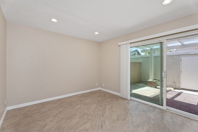 Building Photo - Beautiful Yorba Linda 3 Bedroom 2.5 Bathro...