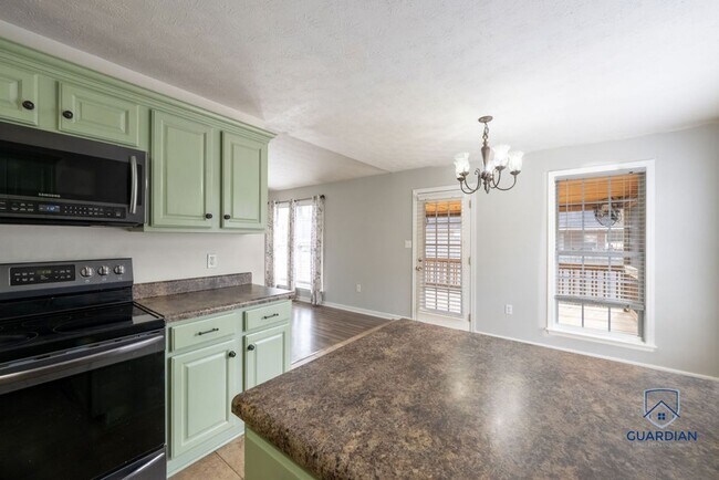 Building Photo - Lovely Southside subdivision living