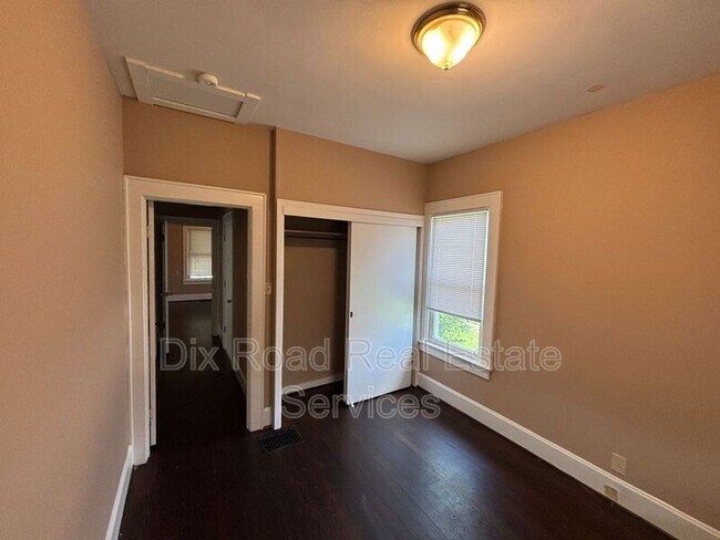 Building Photo - 708 Webster Ave