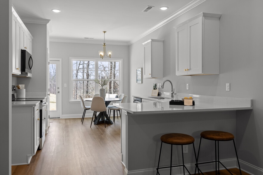 Building Photo - 332 Bellingham Dr NE