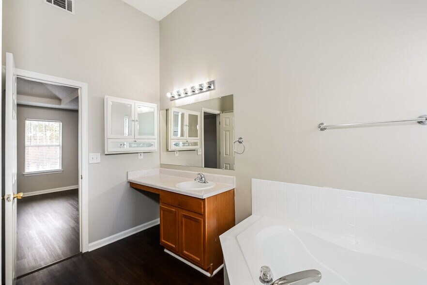 Building Photo - 4705 Bald Eagle Way