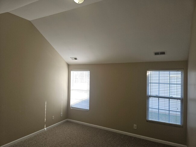 Building Photo - Darling 3br/2ba RANCH!! Avail Now! Near downtown Ral and I-40!!