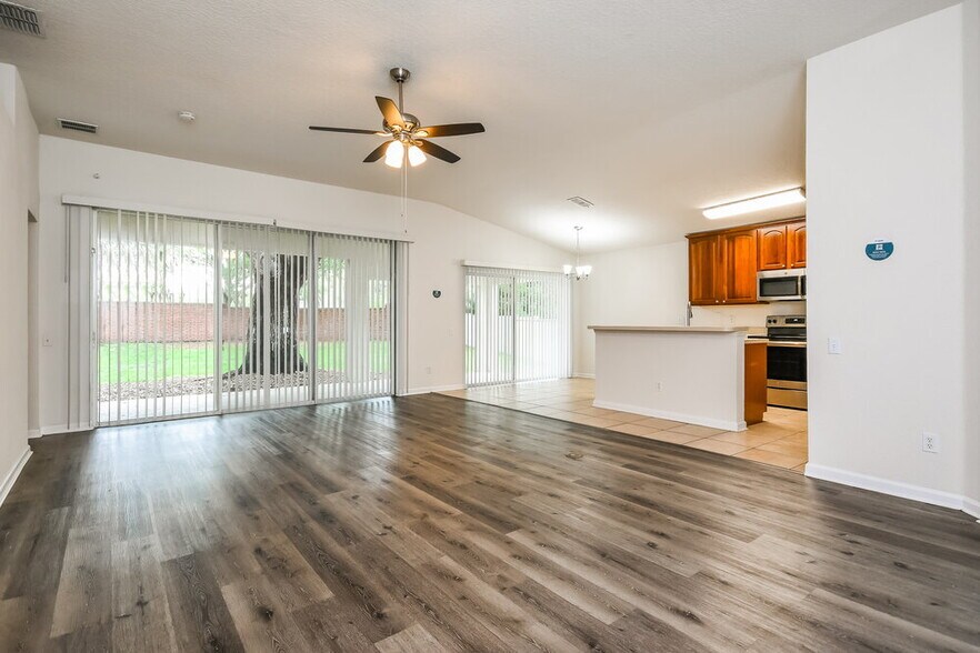 Building Photo - 2258 Meadow Oak Cir