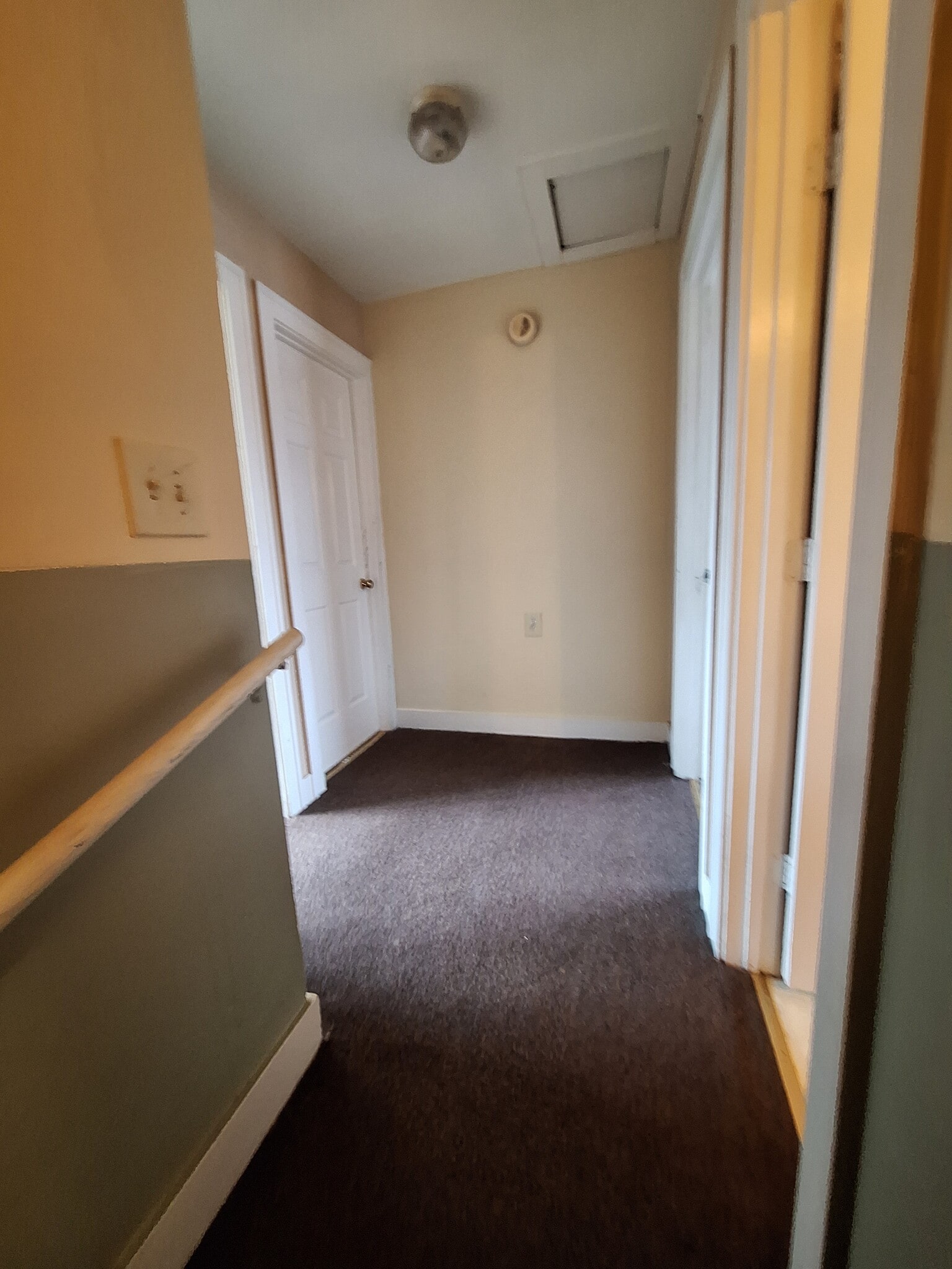 2nd Floor Hall - 1552 Gallagher St