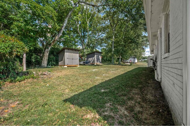 Building Photo - 4321 Central Valley Dr