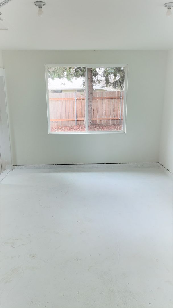 Building Photo - 620 SE 146th Ave