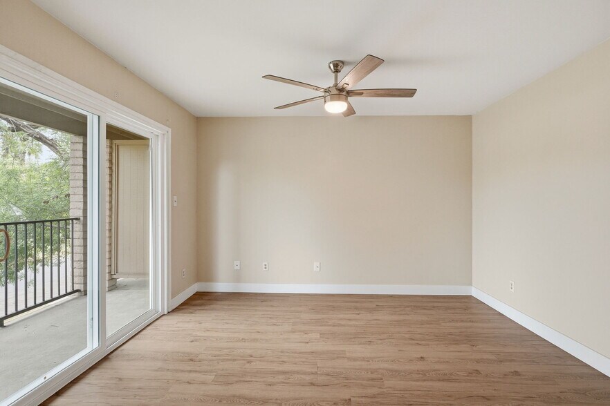 Building Photo - 31 W Pasadena Ave