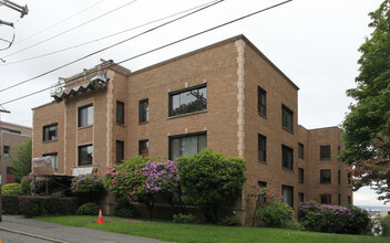 Building Photo - Sir Lancelot Apartments