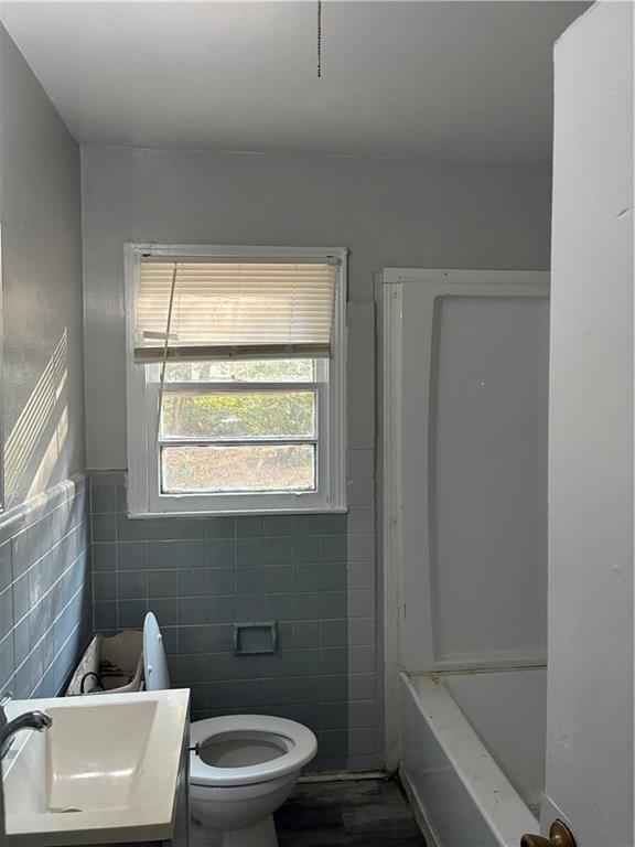 Building Photo - 613 Wesley Ln E