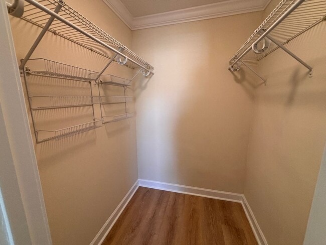 Building Photo - 2 Bed 2 Bath Luxury Waterfront Townhome with Screened Lanai & Garage!