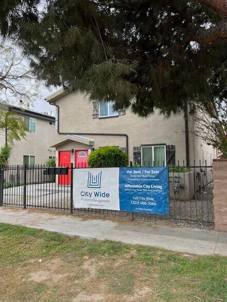 Primary Photo - 213 E 84th Pl