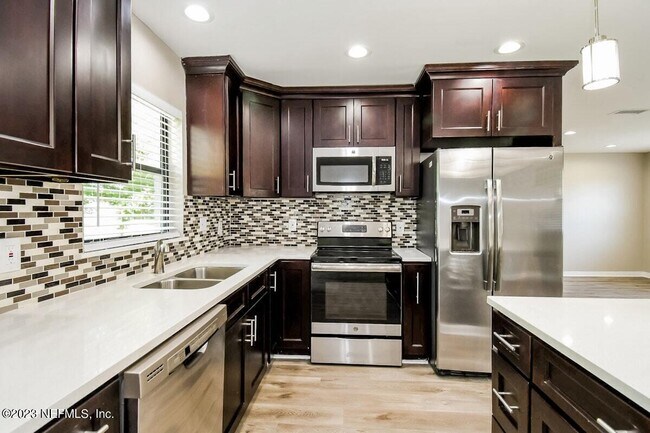 Building Photo - 5534 Enchanted Dr