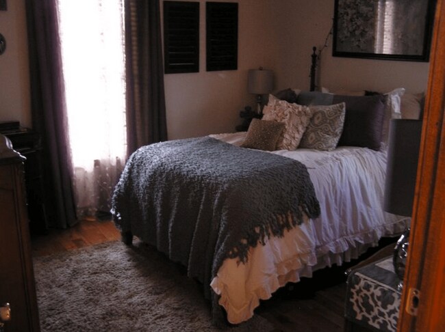 Building Photo - 128 Waller Ave