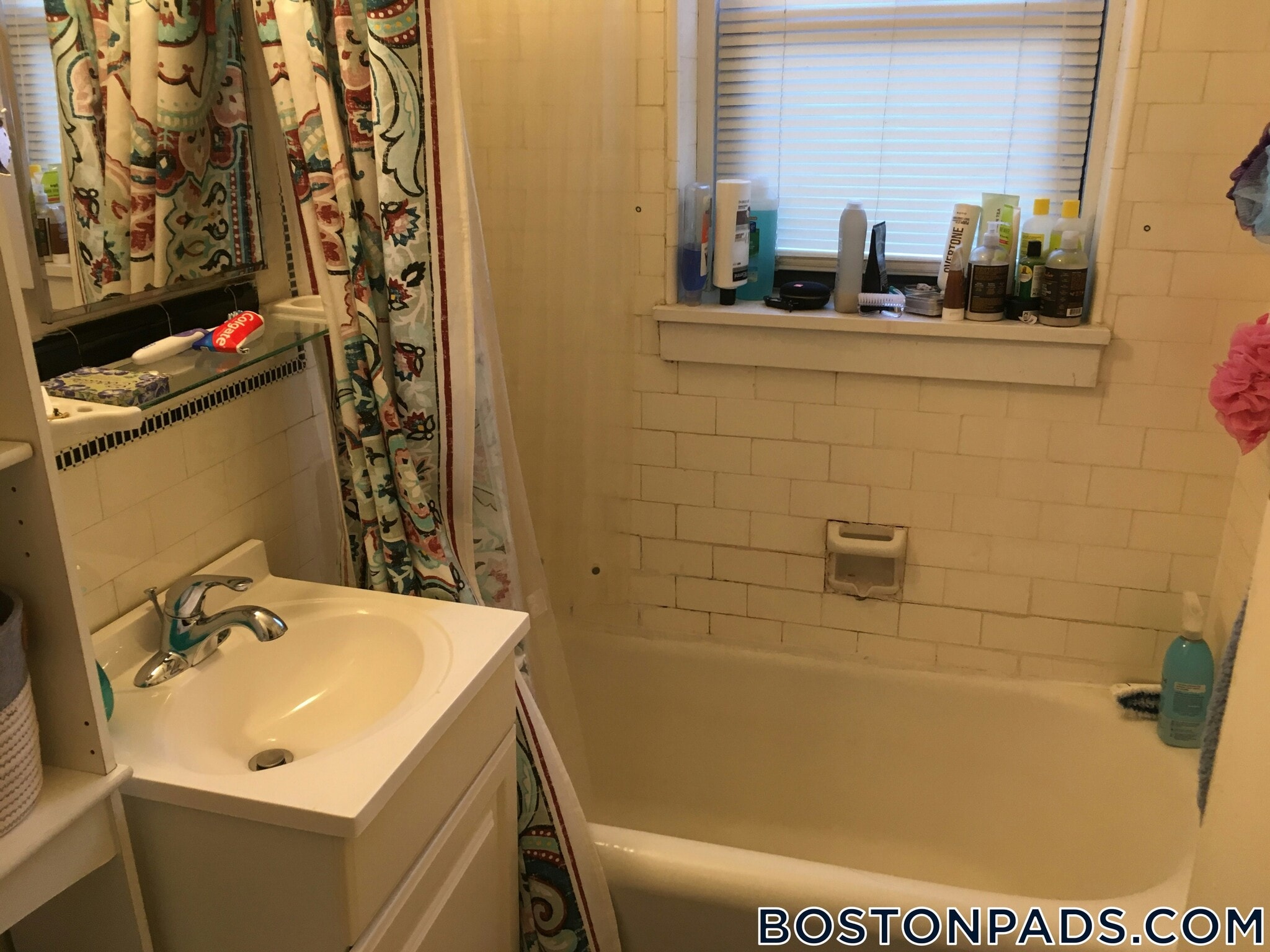 Building Photo - 349 Pleasant St