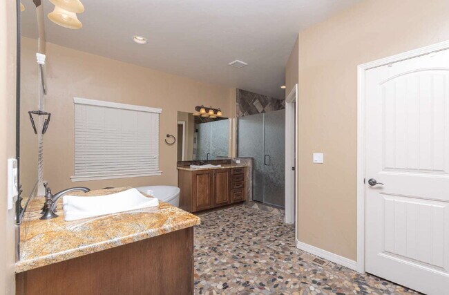 Building Photo - Stunning 3-Bed, 3-Bath Retreat with dedica...