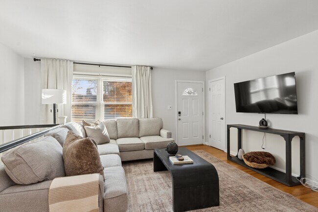 Building Photo - 10106 W 91st St