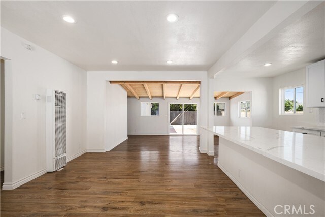 Building Photo - 2024 W 160th St