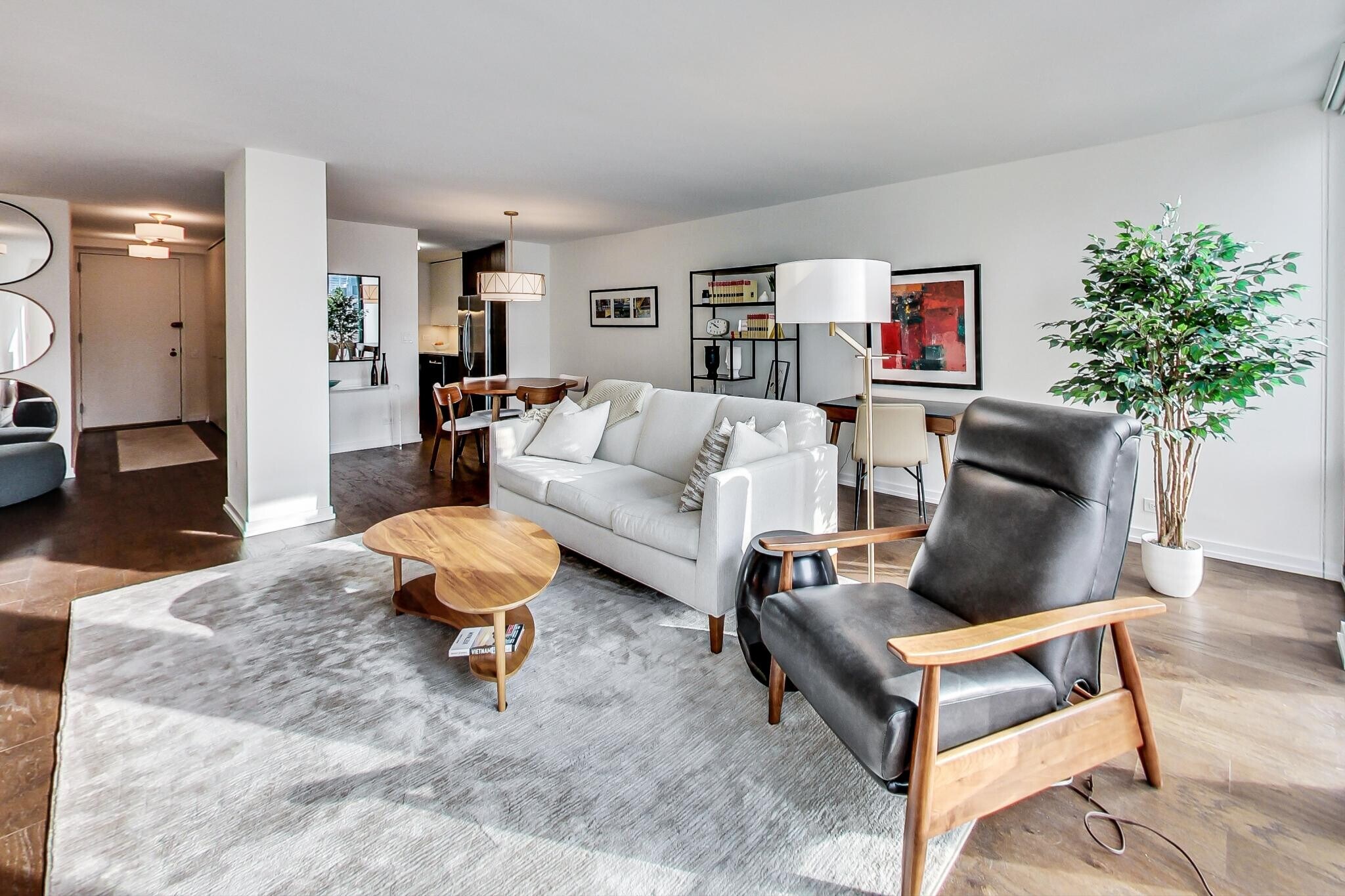 Building Photo - 200 E Delaware Pl