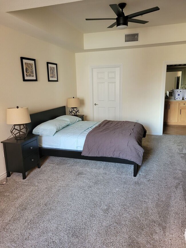 Building Photo - BRIGHT CONDO WITH BALCONY IN SOUTH LAS VEGAS