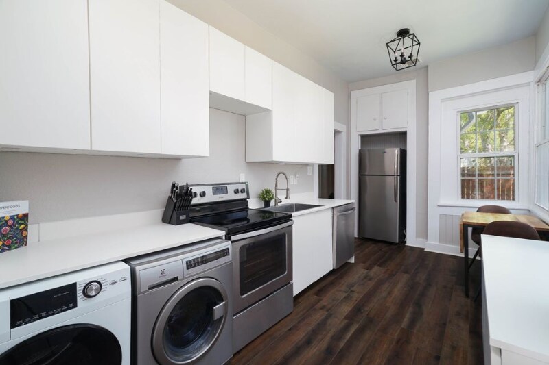 Building Photo - 1002 W Mulberry Ave