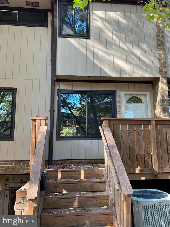 Building Photo - 1635 Westwind Way